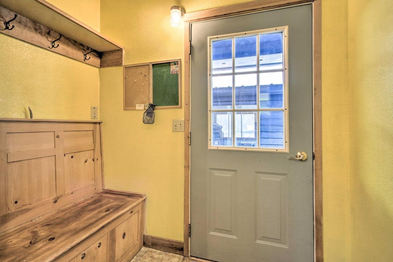 Cozy Home With Hot Tub Half Mi To Salmon River! Εξωτερικό φωτογραφία