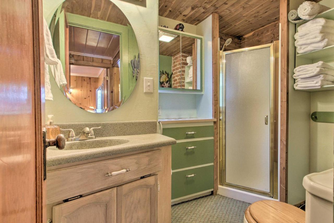 Cozy Home With Hot Tub Half Mi To Salmon River! Εξωτερικό φωτογραφία