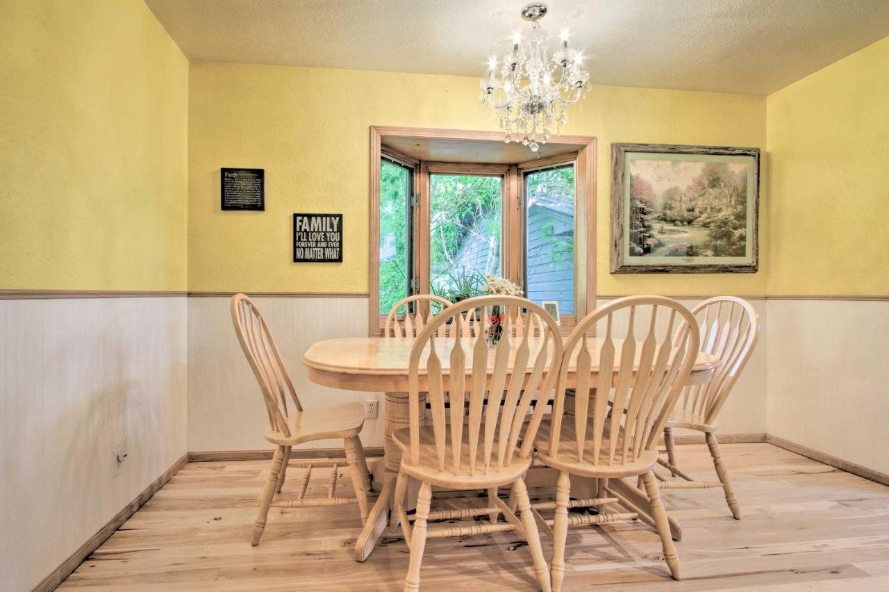 Cozy Home With Hot Tub Half Mi To Salmon River! Εξωτερικό φωτογραφία
